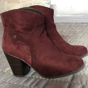 New burgundy suede booties